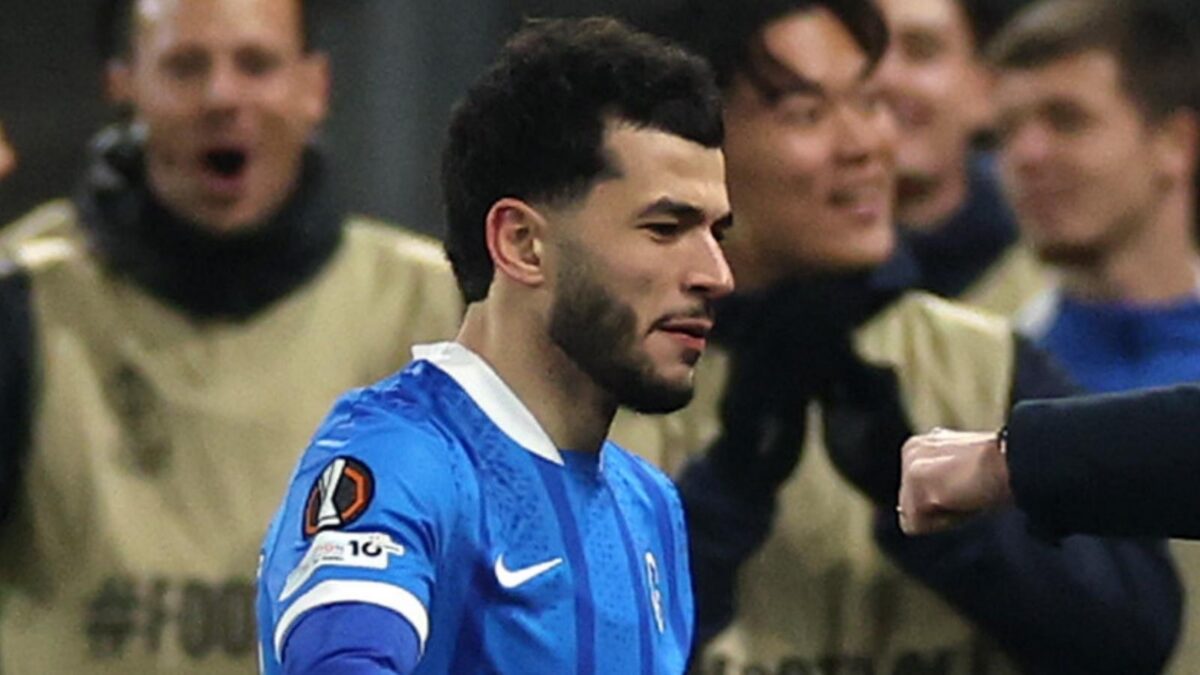 Zakaria El Ouahdi, centrocampista KRC Genk, è un obiettivo del Milan per il calciomercato estivo 2026