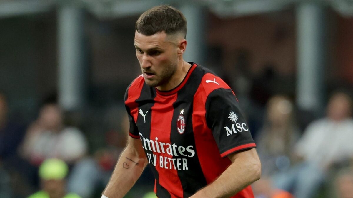 Santiago Giménez, attaccante AC Milan, potrebbe lasciare i rossoneri in questo calciomercato estivo 2026