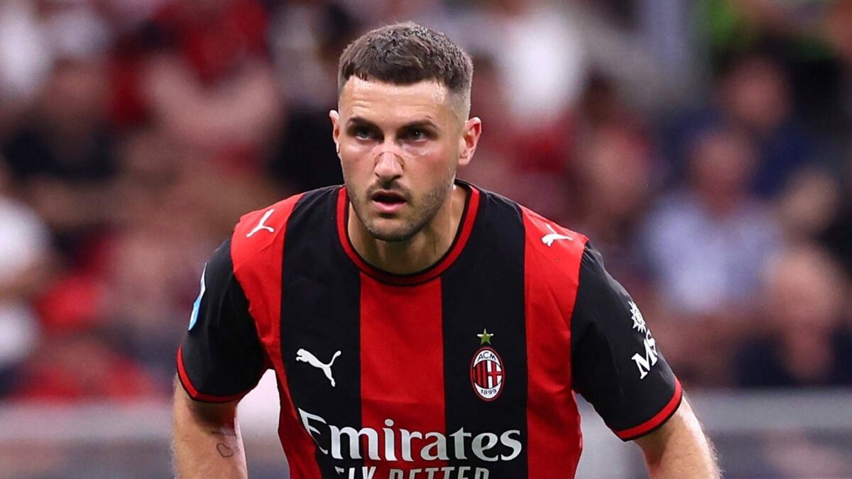 Santiago Giménez, attaccante AC Milan, potrebbe lasciare i rossoneri in questo calciomercato estivo 2026