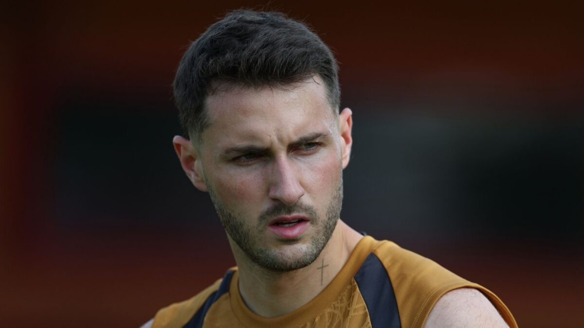 Santiago Giménez, attaccante AC Milan, dovrebbe lasciare i rossoneri in questo calciomercato estivo 2026