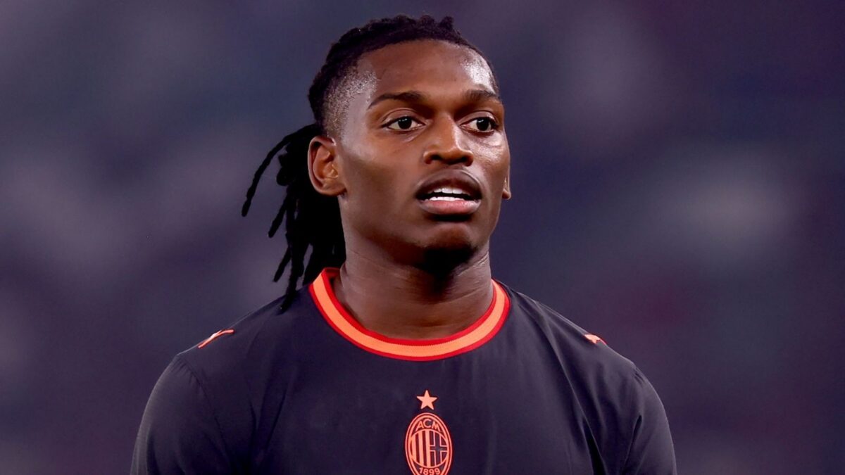 Rafael Leão, attaccante AC Milan, dovrebbe lasciare i rossoneri in questo calciomercato estivo 2026