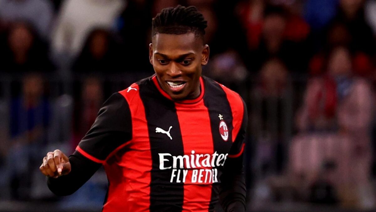 Rafael Leão, attaccante AC Milan, potrebbe lasciare i rossoneri in questo calciomercato estivo 2026