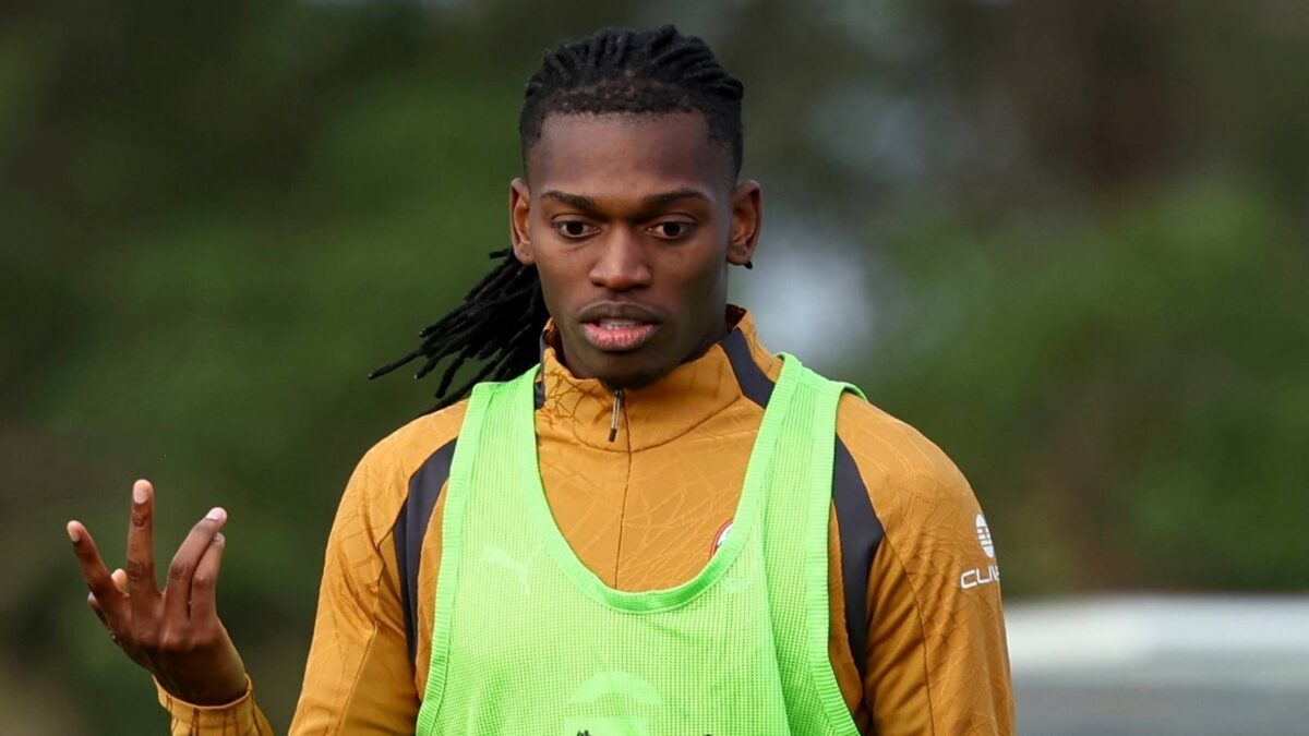 Rafael Leão, attaccante AC Milan, potrebbe andare via dai rossoneri in questo calciomercato estivo 2026