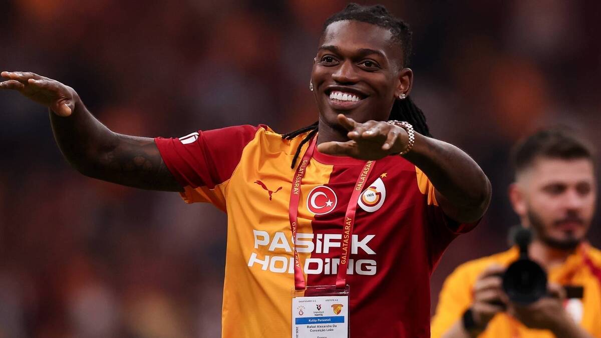 le227o al galatasaray la sua era al milan le cifre reali dell affare e la classifica storica in cui entra da Pianetamilan.it le227o al galatasaray la sua era al milan le cifre reali dell affare e la classifica storica in cui entra
