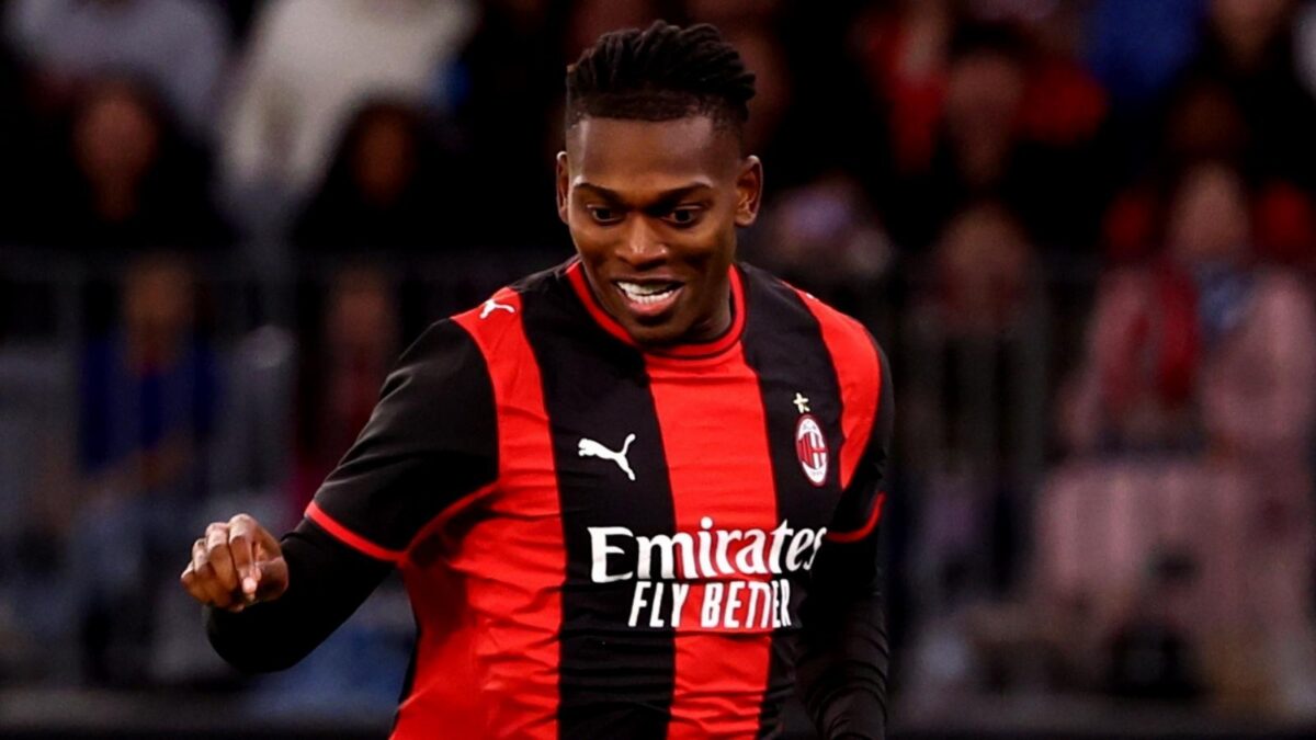 Rafael Leão, attaccante AC Milan, potrebbe lasciare i rossoneri in questo calciomercato estivo 2026