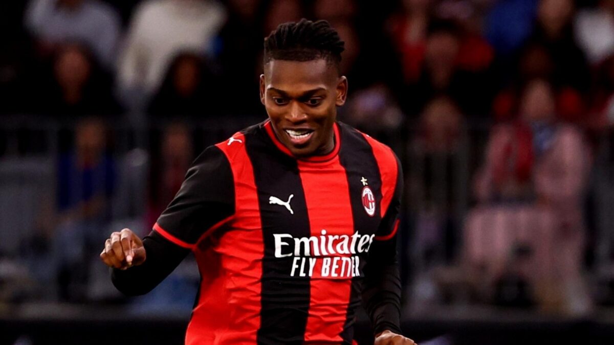 Rafael Leão, attaccante AC Milan, potrebbe lasciare i rossoneri in questo calciomercato estivo 2026