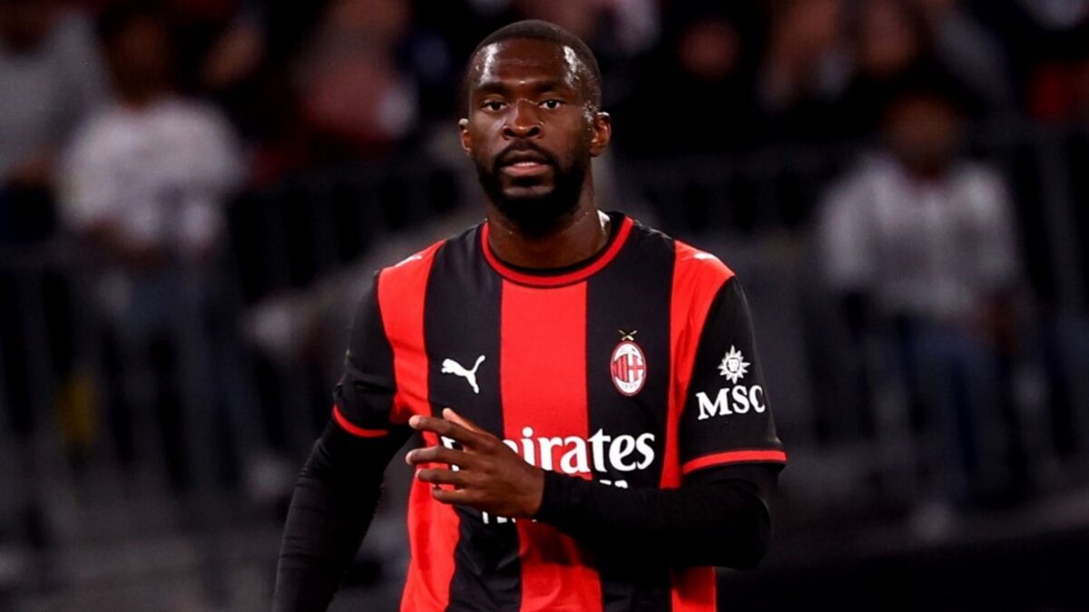 Fikayo Tomori, difensore AC Milan, potrebbe lasciare i rossoneri in questo calciomercato estivo 2026