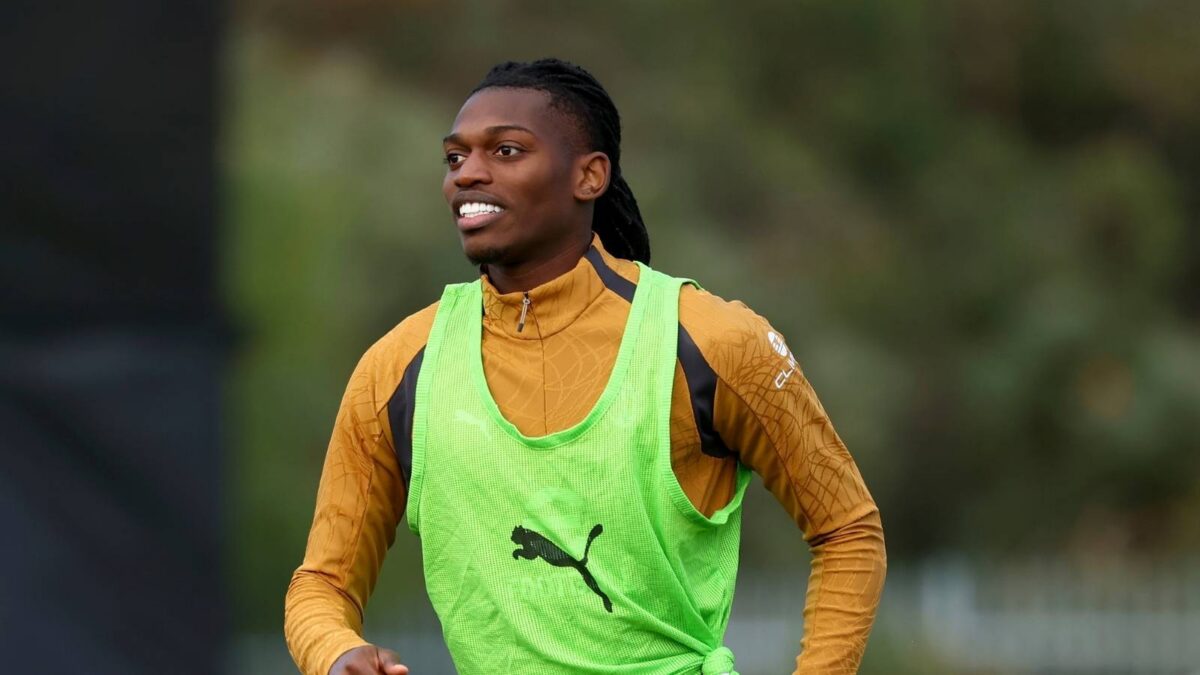 Milan, per Leão in arrivo l'assalto del Fenerbahçe: spunta anche un'altra ipotesi per il futuro