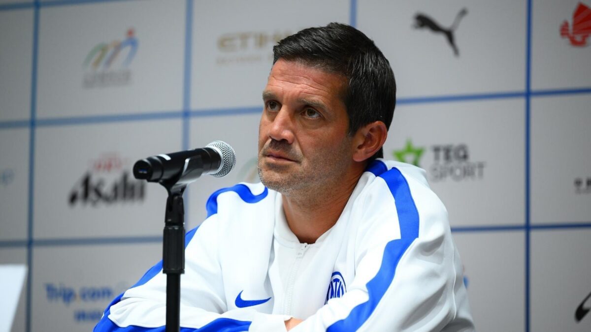 Cristian Chivu, allenatore Inter, durante una conferenza stampa