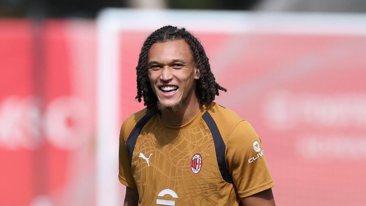 milan rito di iniziazione per moreira amorim non trattiene le risate da Pianetamilan.it milan rito di iniziazione per moreira amorim non trattiene le risate