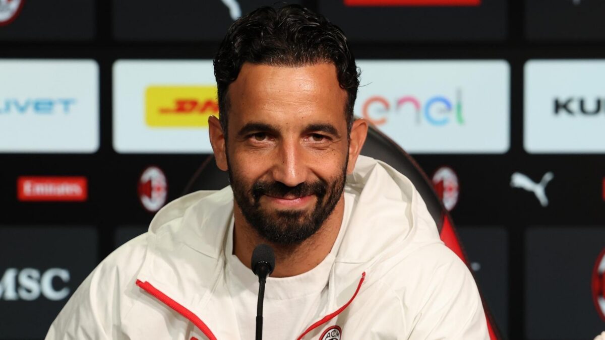 Rúben Amorim, allenatore AC Milan, qui durante una conferenza stampa con i rossoneri a Milanello