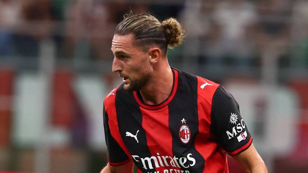 Adrien Rabiot, centrocampista AC Milan, qui durante Milan-Venezia 2-0 (Serie A 2026-2027)