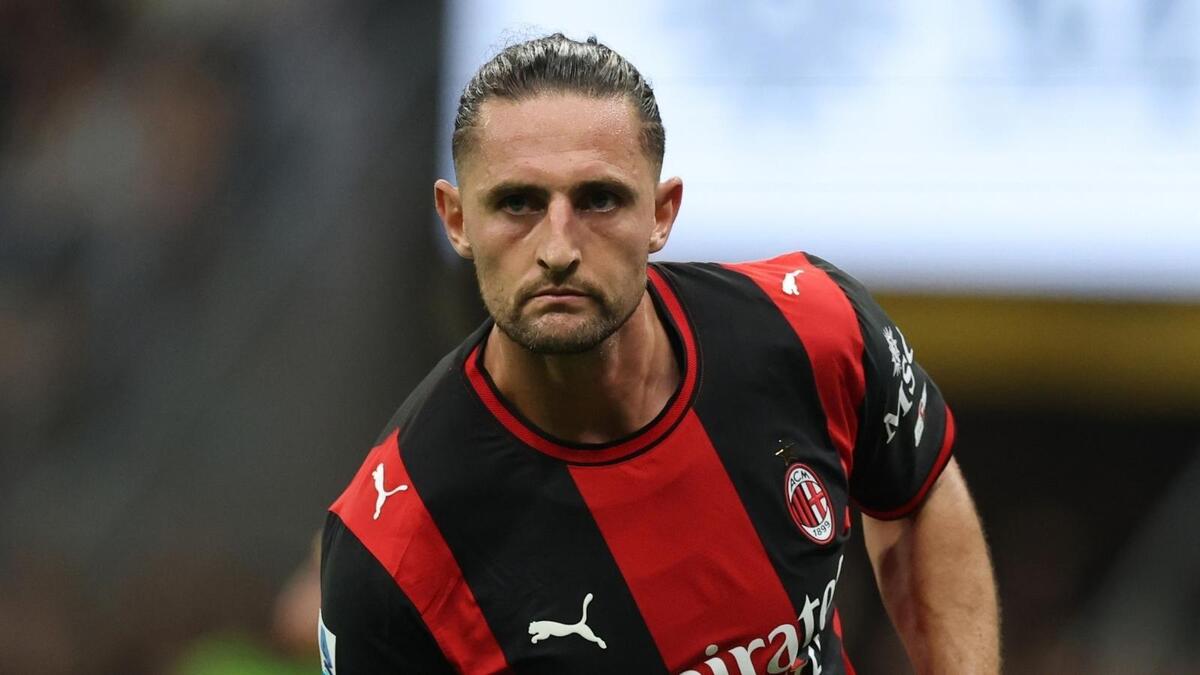 Adrien Rabiot (centrocampista AC Milan) potrebbe firmare presto il rinnovo del suo contratto con i rossoneri