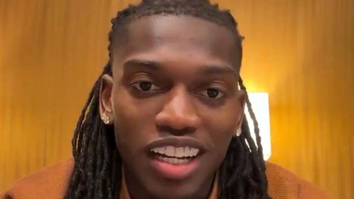 Rafael Leão, attaccante ceduto dal Milan al Galatasaray in questo calciomercato estivo 2026, ha salutato i tifosi rossoneri con un video sui social