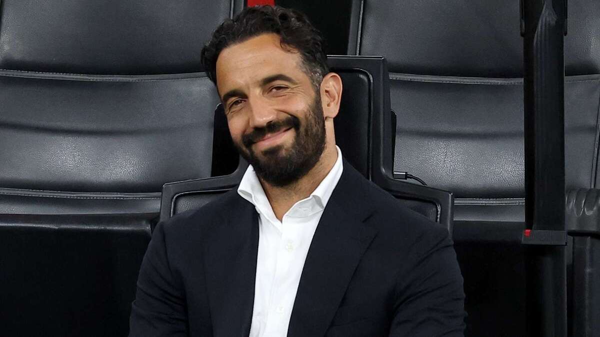 Rúben Amorim, allenatore AC Milan, vuole un nuovo difensore per il calciomercato invernale 2027