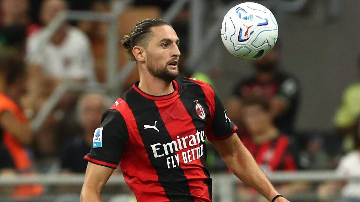 Adrien Rabiot, centrocampista AC Milan, potrebbe firmare il rinnovo del suo contratto al termine del calciomercato estivo 2026