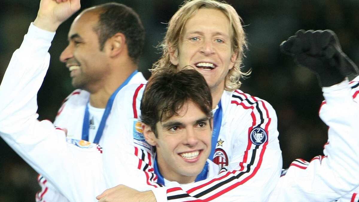 Milan, Ambrosini su Kaká: "I primi due allenamenti mi dicevo: abbiamo preso un pacco". Una lezione chiara