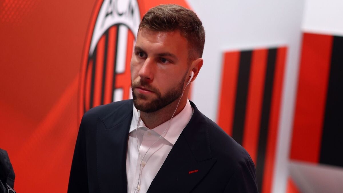 Strahinja Pavlović (difensore AC Milan), qui prima di Milan-Lecce 0-0 (Serie A 2026-2027)
