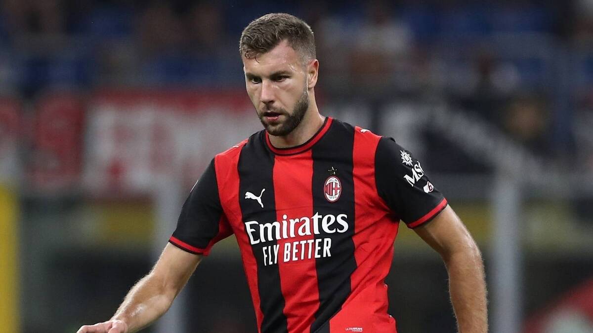 Strahinja Pavlović (difensore AC Milan), qui durante Milan-Lecce 3-0 (Serie A 2026-2027)
