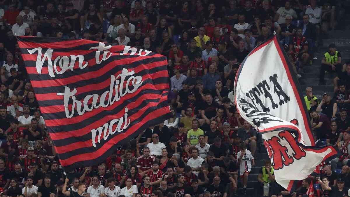 I tifosi del Milan durante una partita dei rossoneri a San Siro