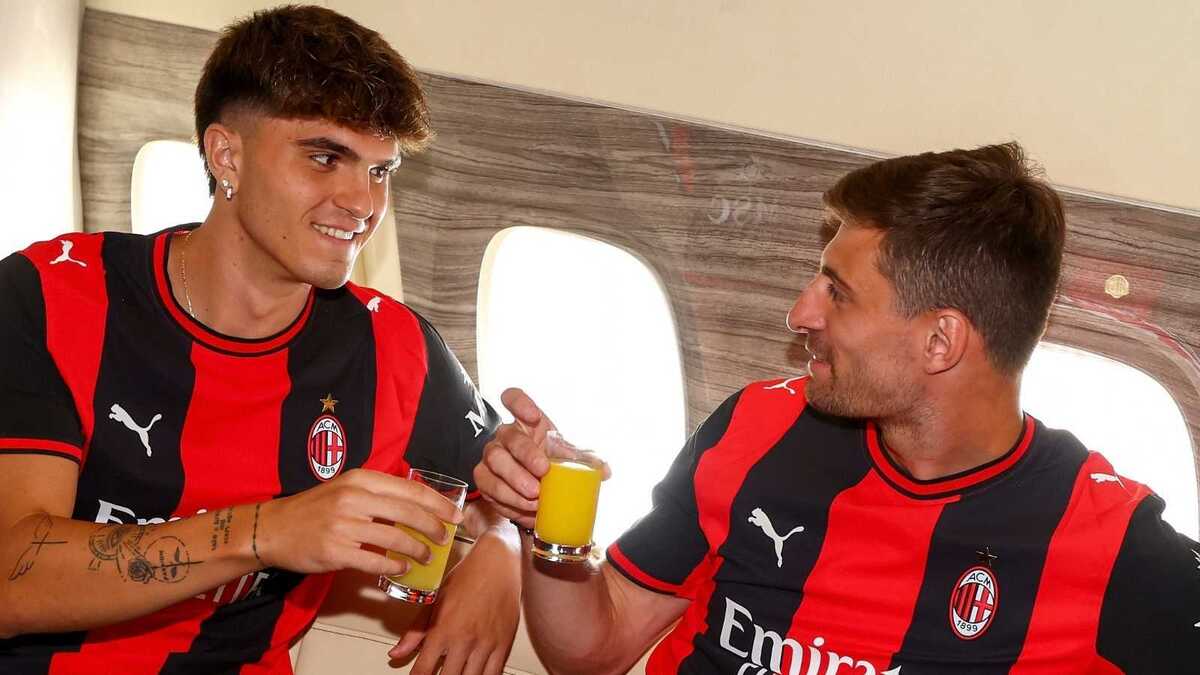 Davide Bartesaghi e Matteo Gabbia (difensori AC Milan) nelle immagini promozionali dello sponsor Emirates