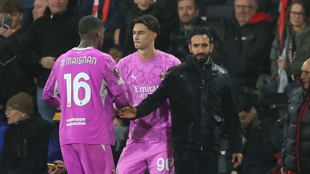"Maignan è stato spinto", Amorim non ci sta: la moviola sul rosso e il giallo sul rigore contro il Milan
