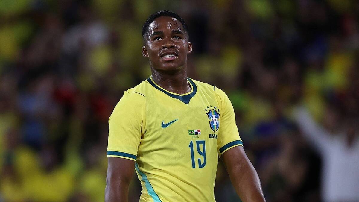 Endrick (attaccante Real Madrid), qui con la maglia della Nazionale del Brasile, è un obiettivo del Milan per il calciomercato invernale 2027