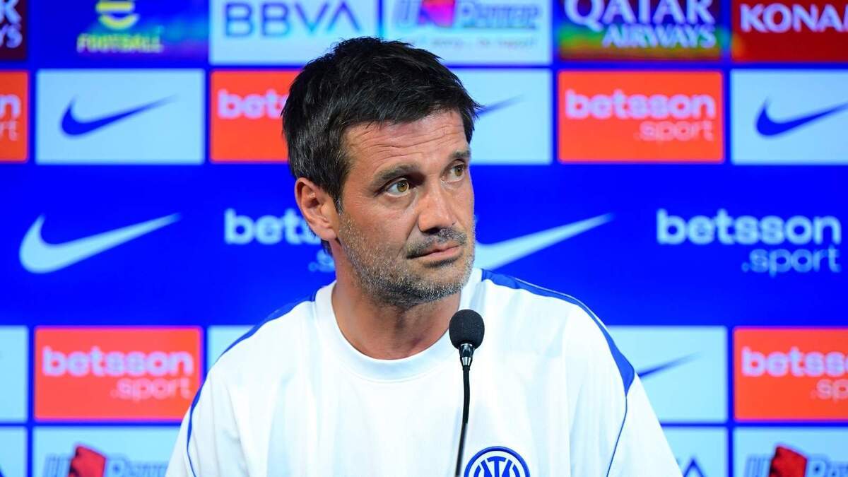 Chivu: "Perché si parla solo di anti-Inter e mai di anti-Milan?"