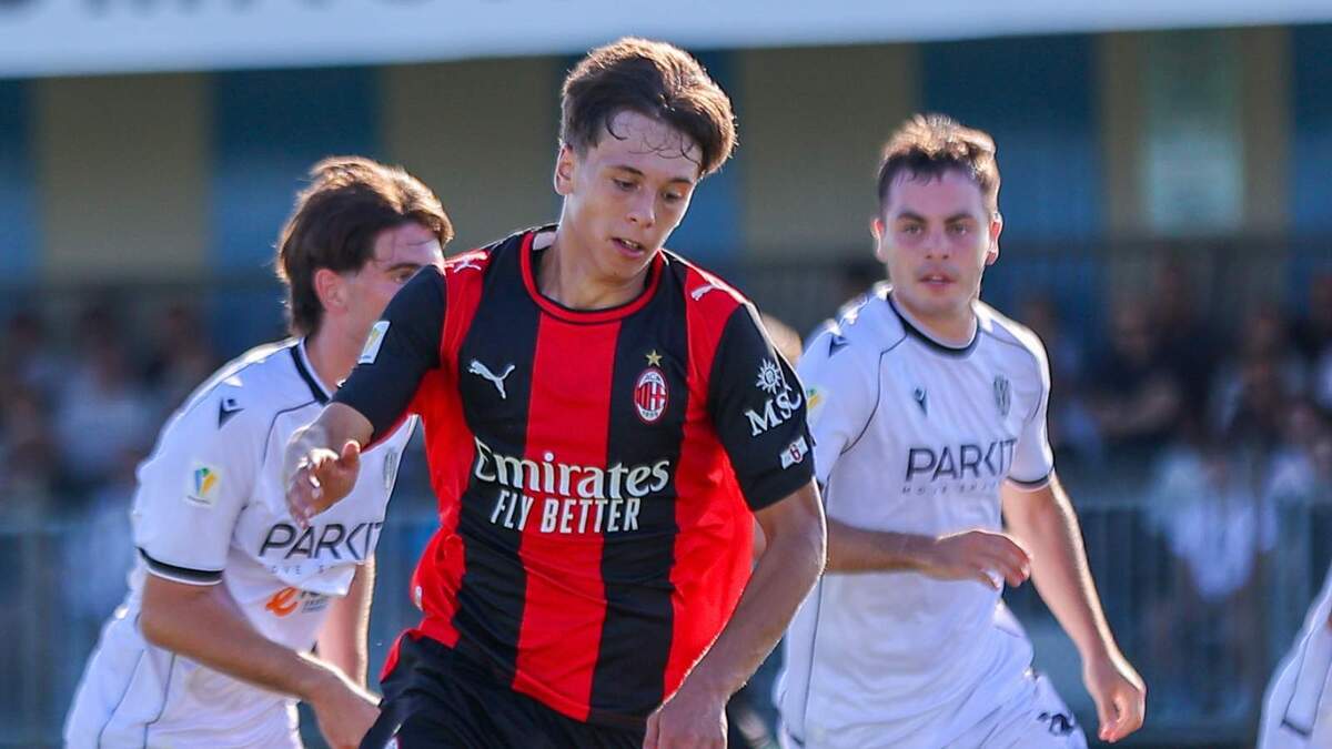 Riccardo Grassini (centrocampista AC Milan Primavera)
