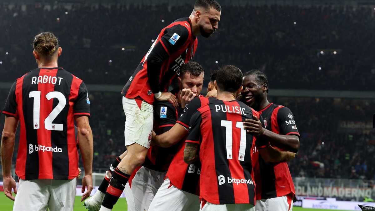 L'esultanza di Gonçalo Ramos (attaccante AC Milan) per il suo gol su calcio di rigore in Milan-Atalanta 3-2 (Serie A 2026-2027)