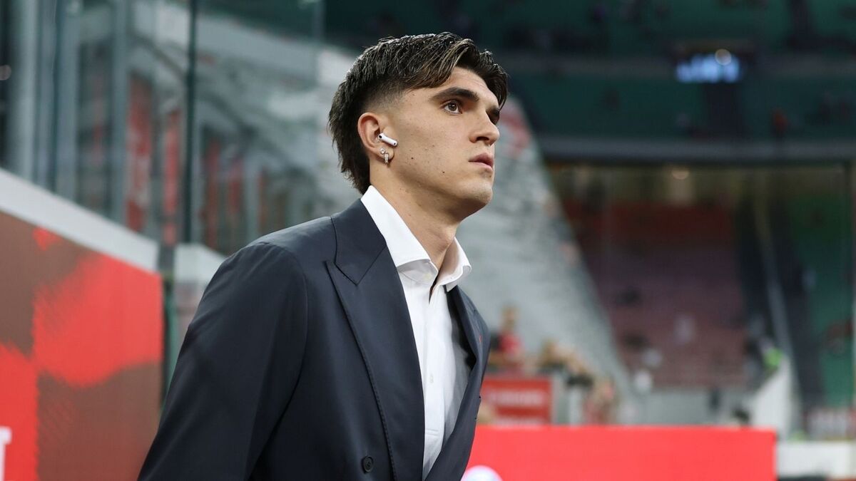 Davide Bartesaghi (difensore AC Milan), qui prima di Milan-Lecce 3-0 (Serie A 2026-2027)