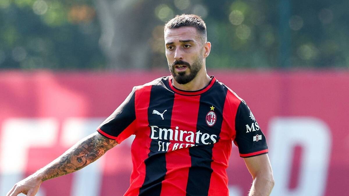 gila incitato dai tifosi porta yamal al milan e lui reagisce cos236 video da Pianetamilan.it gila incitato dai tifosi porta yamal al milan e lui reagisce cos236 video