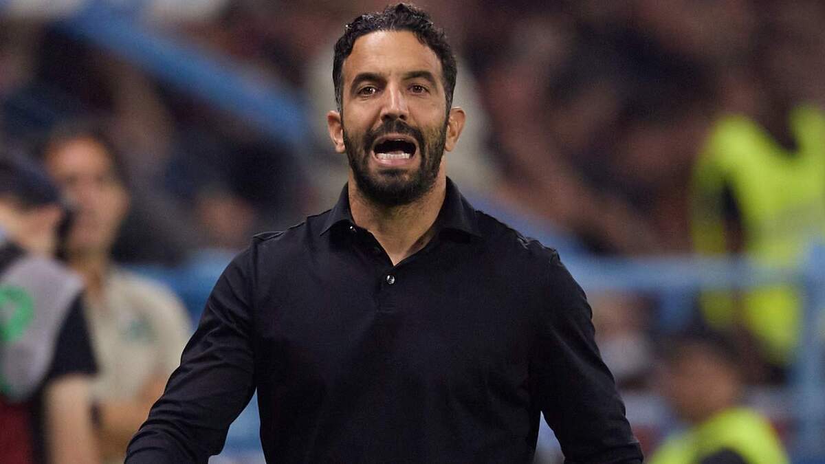 Rúben Amorim (allenatore AC Milan), qui durante Sassuolo-Milan 1-1 (Serie A 2026-2027)