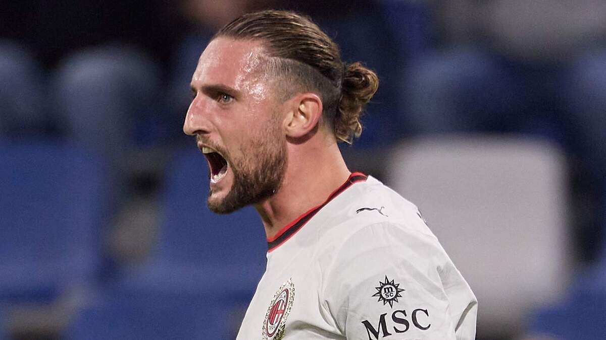 Adrien Rabiot (centrocampista AC Milan) esulta per il suo gol in Sassuolo-Milan 1-1 (Serie A 2026-2027)