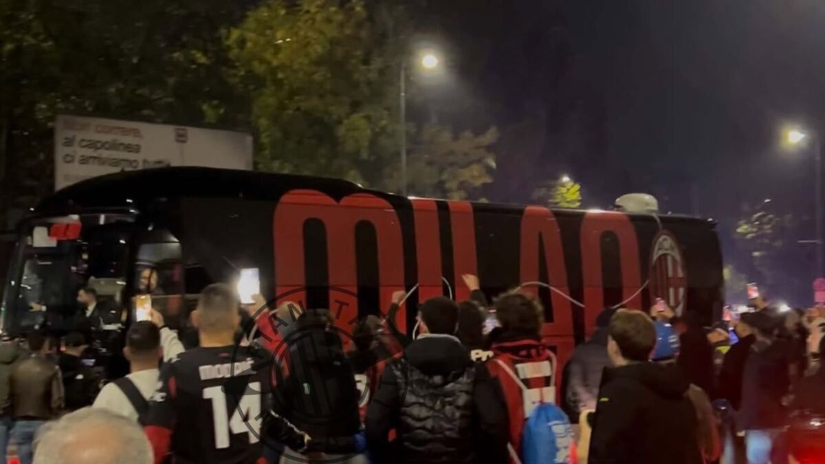 Derby Milan-Inter, il pullman dei rossoneri è arrivato allo stadio di 'San Siro' | Video