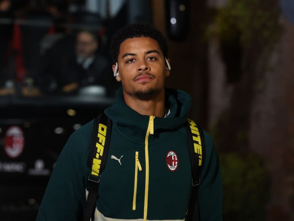 De Winter nel pre-partita di Como-Milan: "Io a sinistra? L'importante è stare in campo"