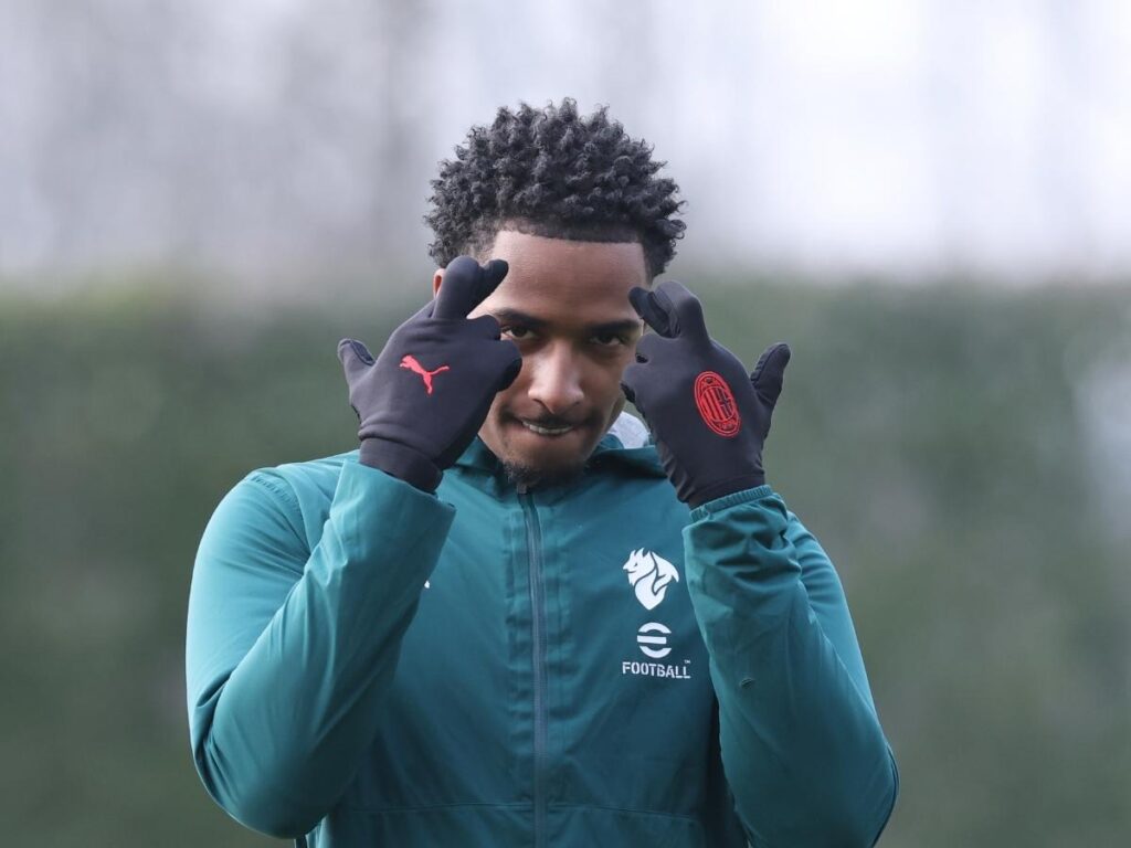 Calciomercato Milan, cessione in prestito per Vos? Ecco chi vuole l'ex Ajax