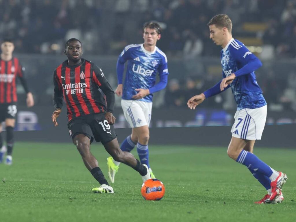 Como-Milan 1-1 (45'): Maignan salva, Rabiot crea, Nkunku segna | Serie A News