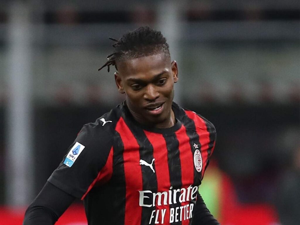Milan, Leao va di corsa: ieri da solo a Milanello da vero leader con la Roma nel mirino