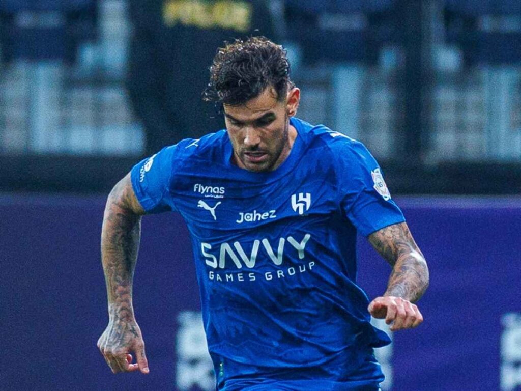 Theo Hernandez si scusa, i tifosi dell'Al-Hilal: "Sei pigro. Sembri freddo e indifferente"