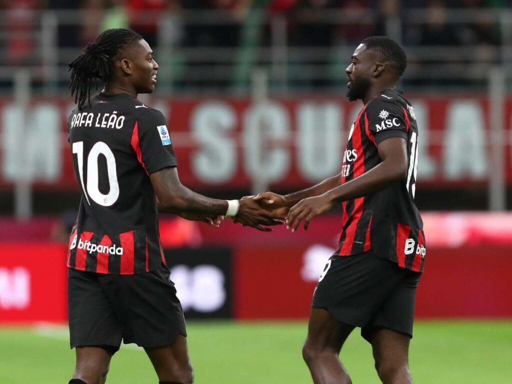 Il Milan è una famiglia: Leao lo dimostra sostenendo Fofana sui social