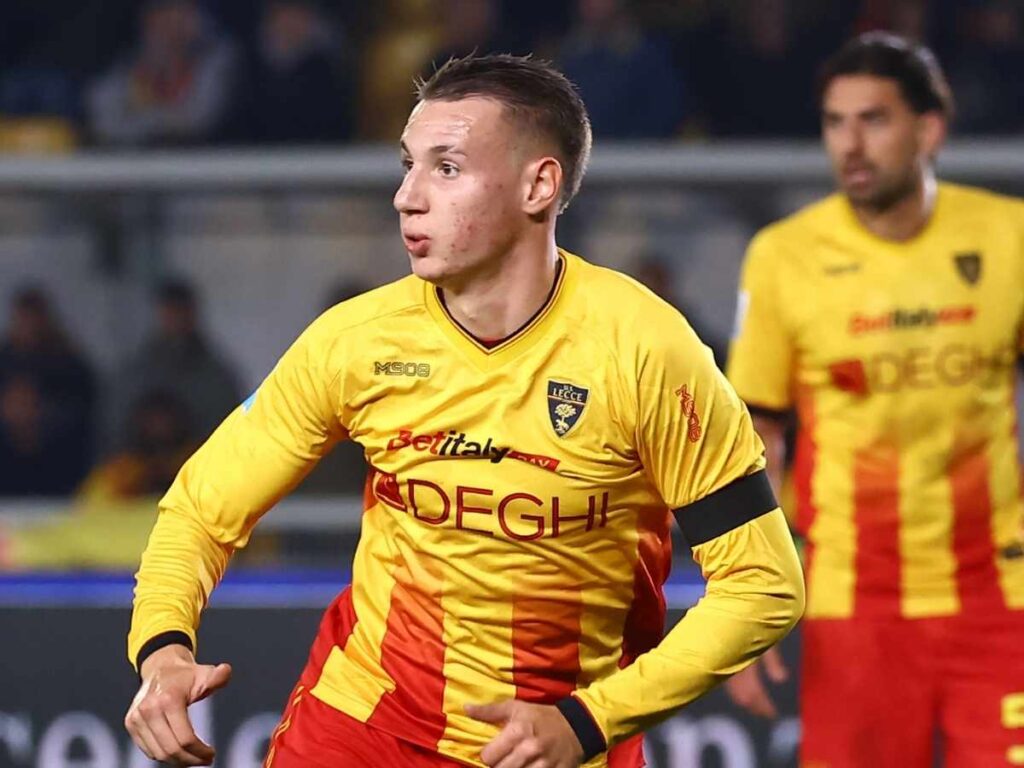 Milan e Lecce discutono del futuro di Camarda: ecco la situazione attuale