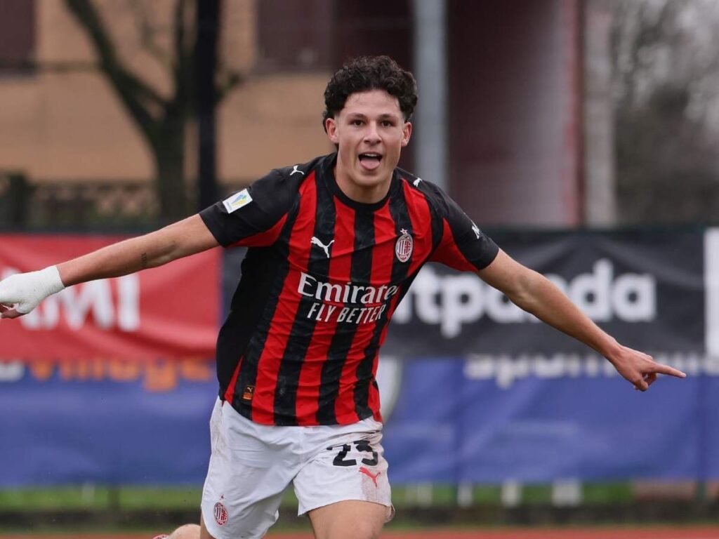 Lontani il bomber atipico del Milan Primavera: gol a valanga e dominatore nel derby