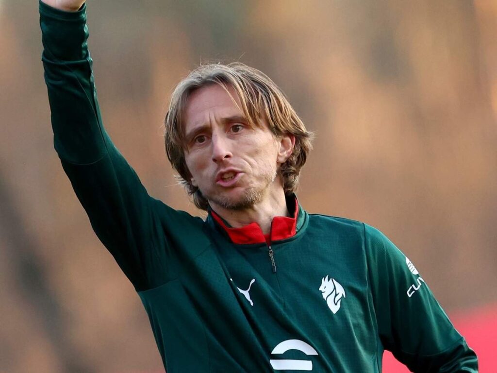 Tanti rinnovi nel mirino del Milan. Presto incontro anche per il futuro di Modric