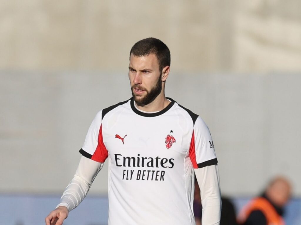 Non solo Maignan: il Milan avvia i contatti per il rinnovo di Pavlovic. Tutti i dettagli