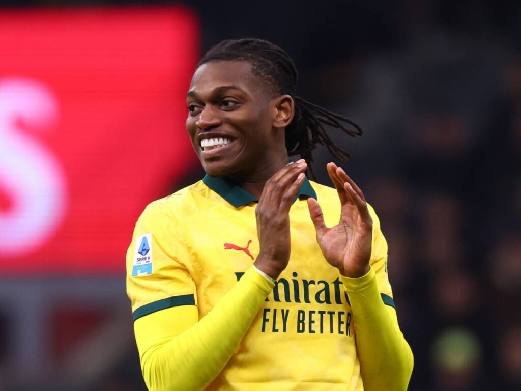 Milan, Leao non rinuncia alla lotta Scudetto con l'Inter: "È una maratona". Ma per sperare ...
