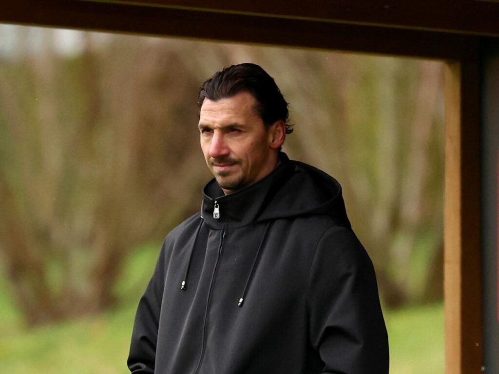 Calciomercato Milan, la cifra per Kostic. Colpo legato a Vlahovic?