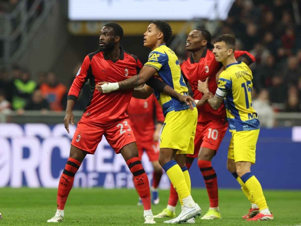 Pellegatti: "Il Milan perde per un gol che era da annullare. Cesari dice..."