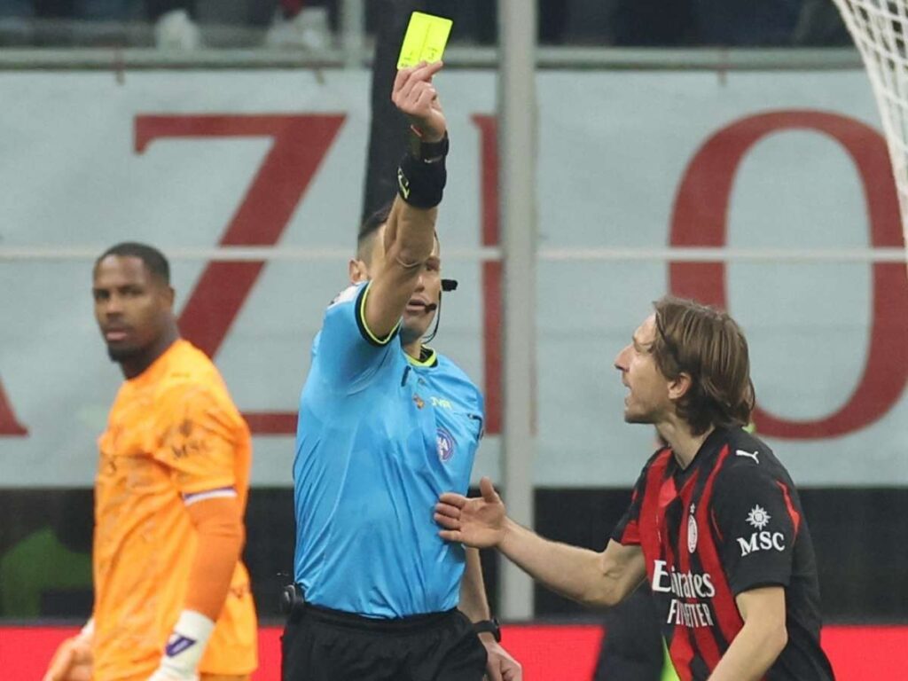 Arbitri, Milan irritato. Chiamata del club ai vertici dell'AIA: "Basta errori". Tutte le sviste penalizzanti