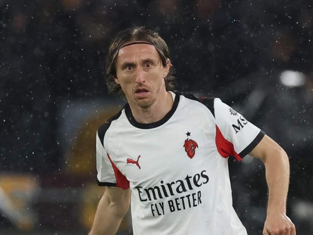 Il Milan aspetta Modric: dalla sua decisione dipenderanno i piani di calciomercato